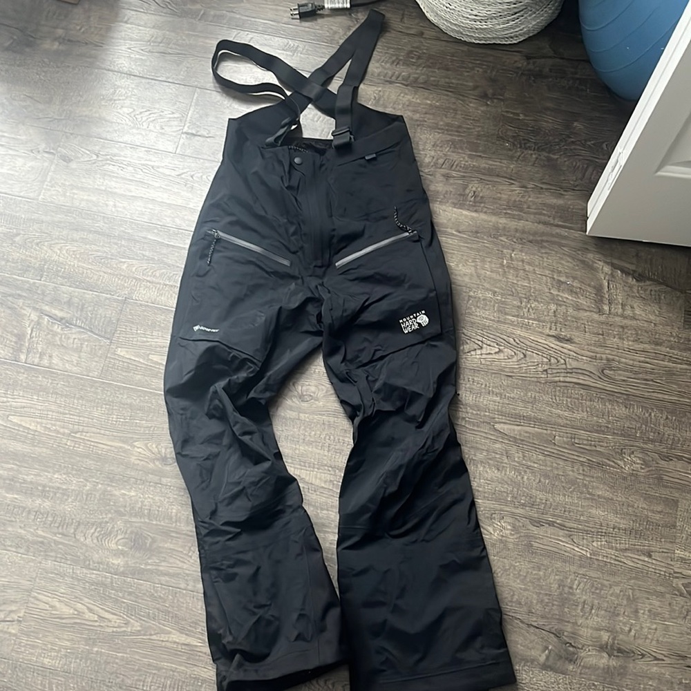 NWT xs short inseam Mountain Hardwear bibs